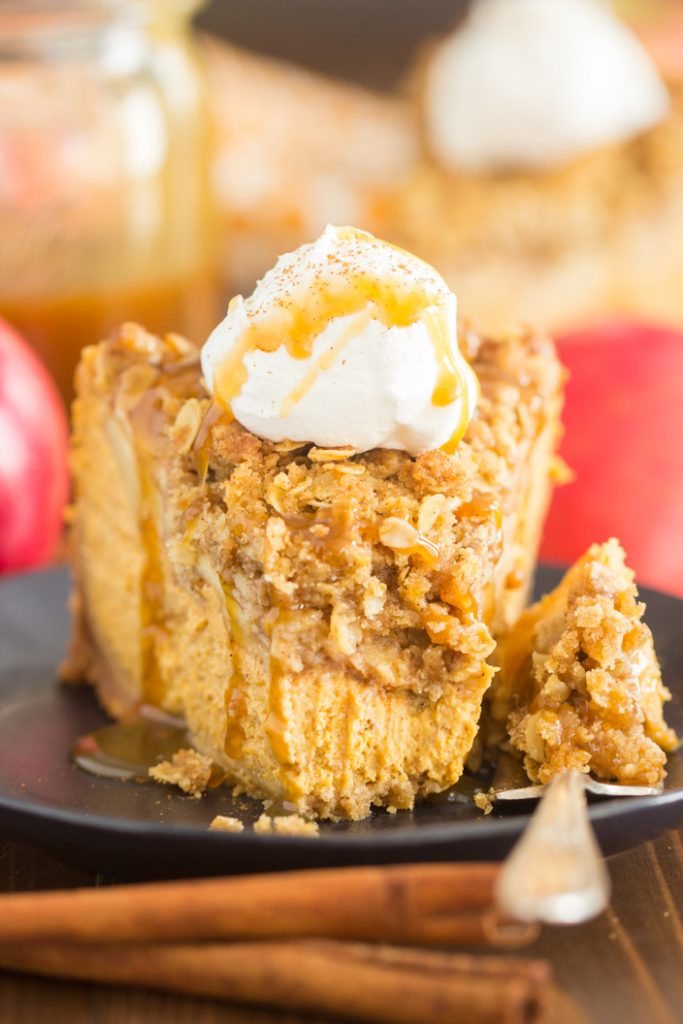 Pumpkin Apple-Crisp Cheesecake